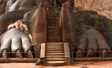 sigiriya lion rock