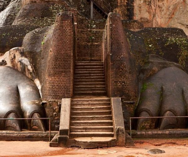 sigiriya lion rock